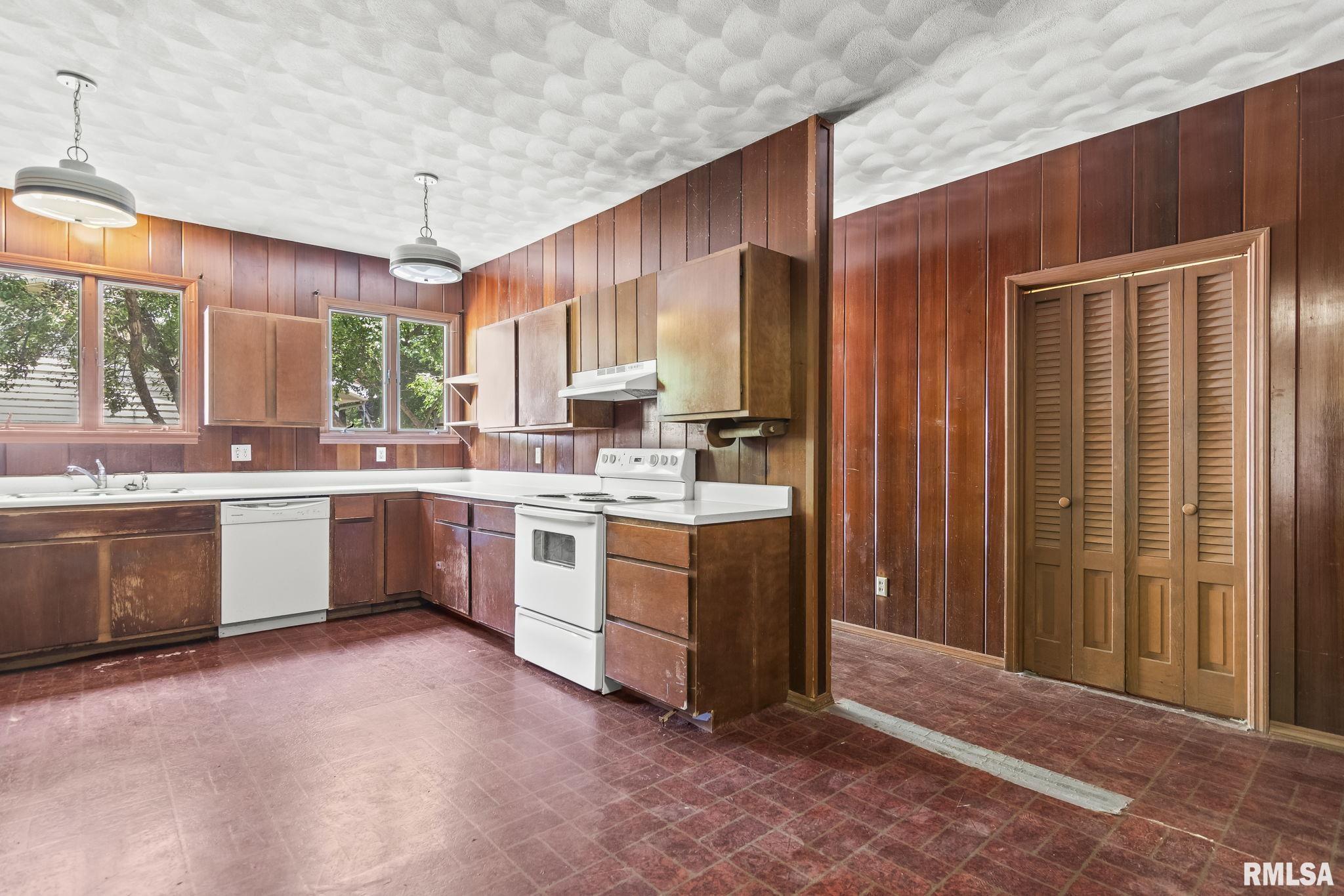 2320 South Park Avenue Springfield, IL 62704 - Photo 14 of 47