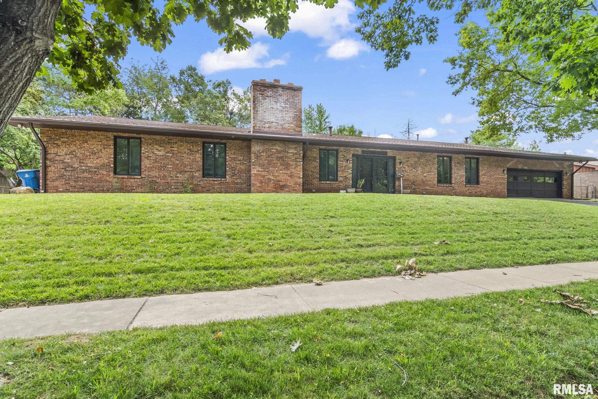 2320 South Park Avenue Springfield, IL 62704 - Photo 2 of 47