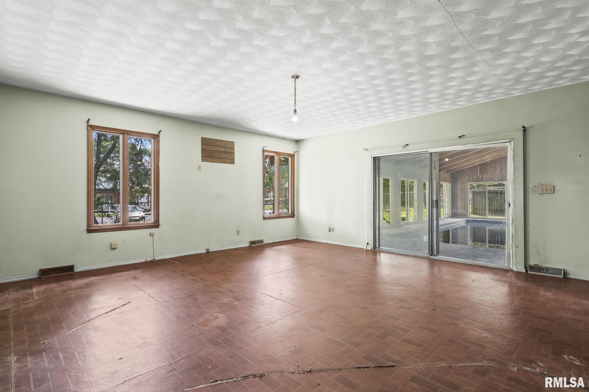 2320 South Park Avenue Springfield, IL 62704 - Photo 27 of 47