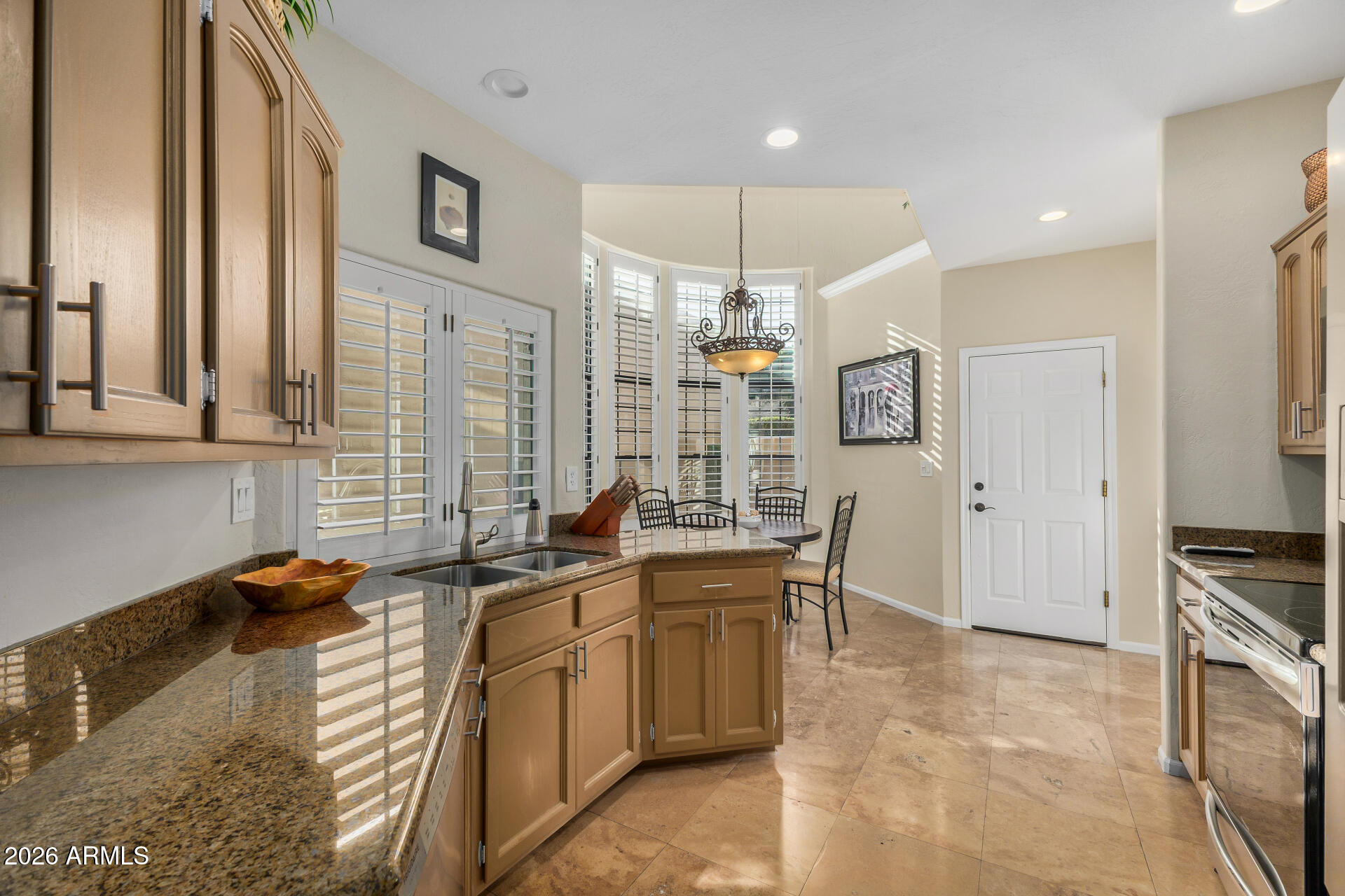 7955 East Chaparral Road, Unit 98 Scottsdale, AZ 85251 - Photo 5 of 36 Bright /light kitchen
