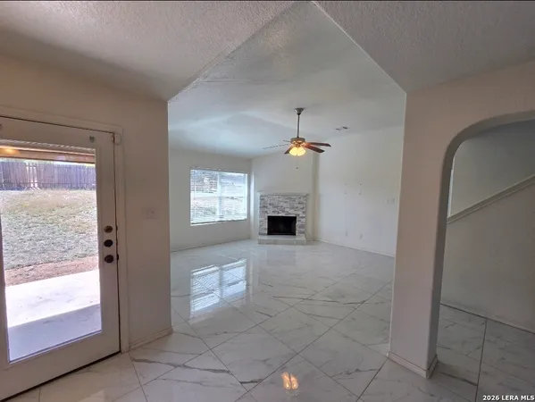 $1,995 | 7530 Elegante Way, San Antonio, TX 78266