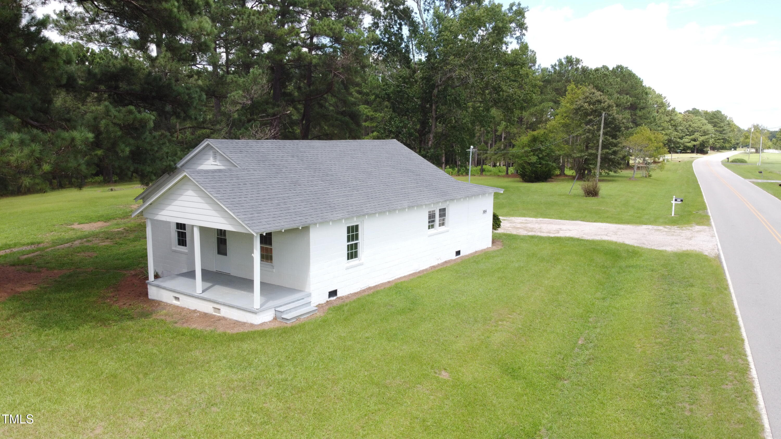 814 Shadetree Road Benson, NC 27504 - Photo 4 of 12 st pic