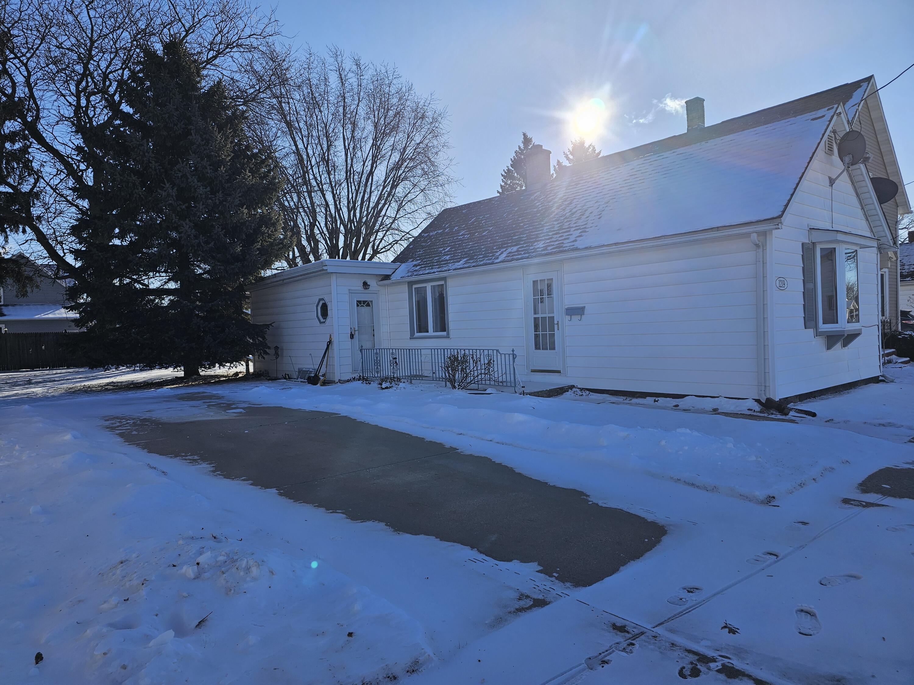 1219 South 21st Street Manitowoc, WI 54220 - Photo 20 of 24 20260120_093623