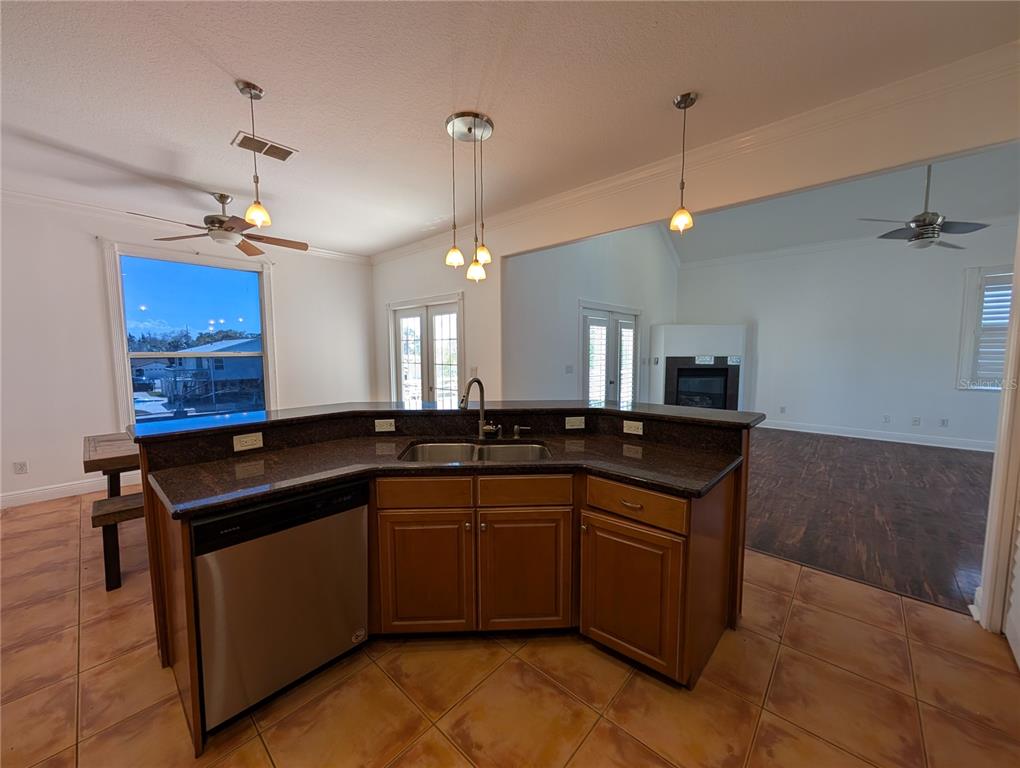 7436 Islander Lane Hudson, FL 34667 - Photo 8 of 27 a kitchen with lots of counter top space