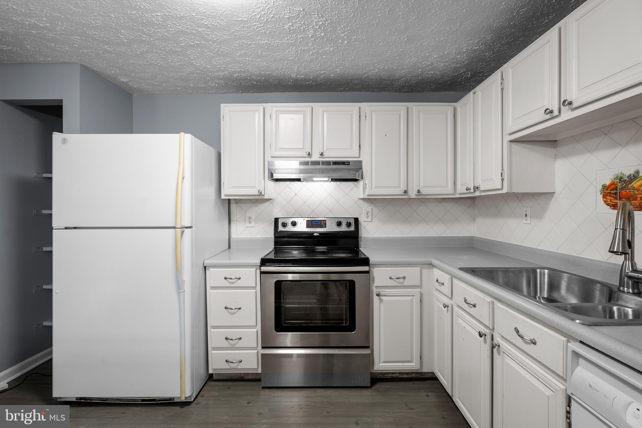 8774 Newington Commons Road Lorton, VA 22079 - Photo 2 of 13