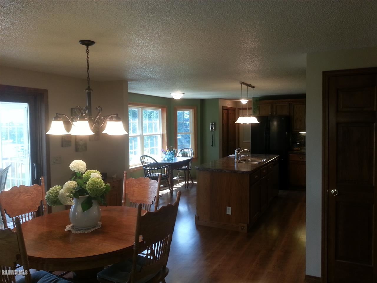 8802 North High Ridge Road East Dubuque, IL 61025 - Photo 11 of 25 Gallery Image 11