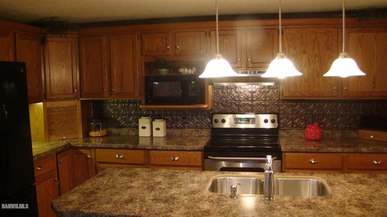 8802 North High Ridge Road East Dubuque, IL 61025 - Photo 12 of 25 Gallery Image 12