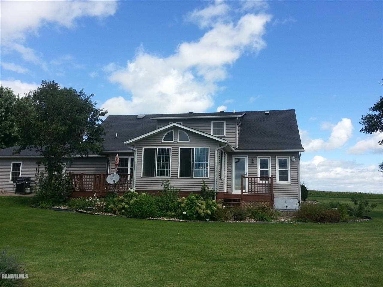 8802 North High Ridge Road East Dubuque, IL 61025 - Photo 6 of 25 Gallery Image 6