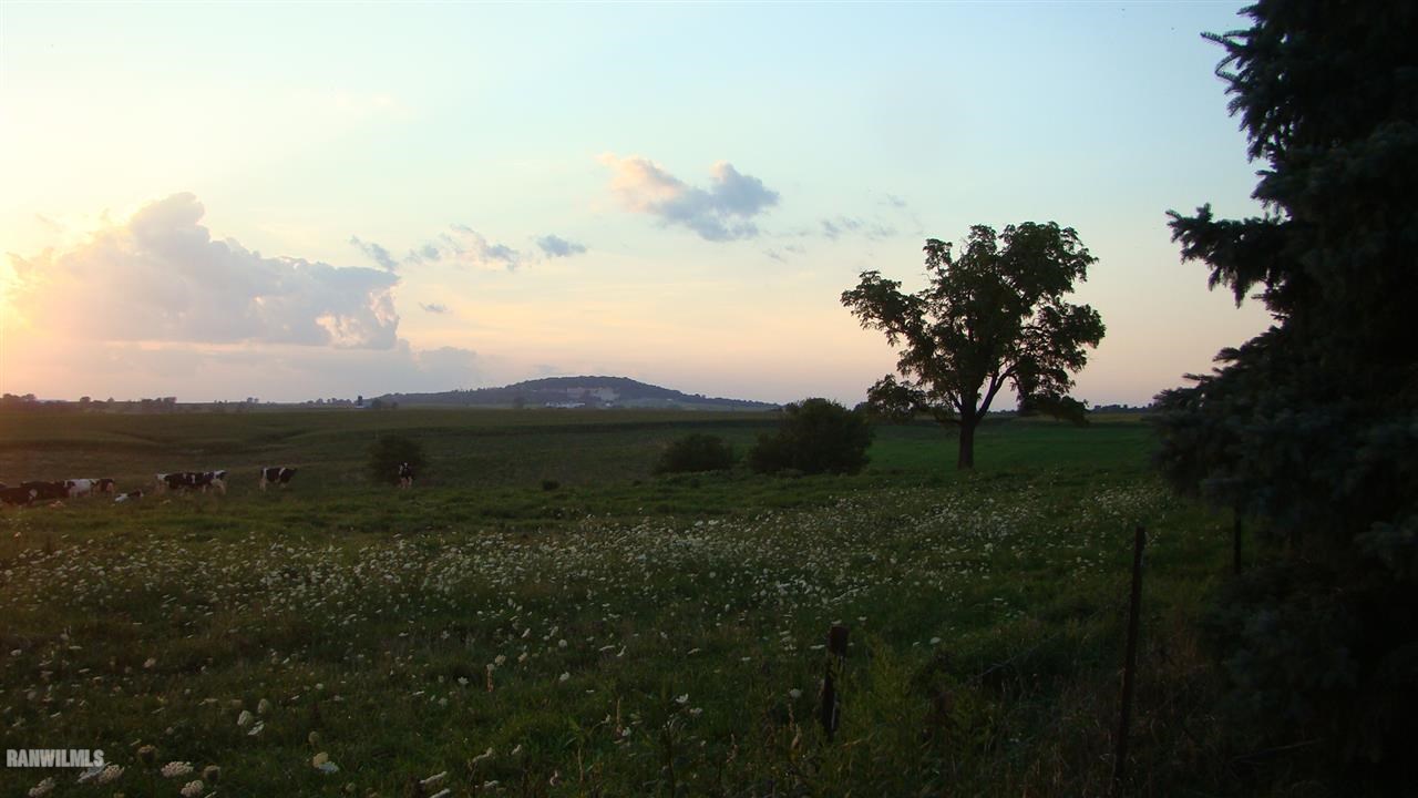 8802 North High Ridge Road East Dubuque, IL 61025 - Photo 7 of 25 Gallery Image 7