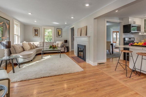 53 Carey Road Needham, MA 02494 - Photo 4 of 30