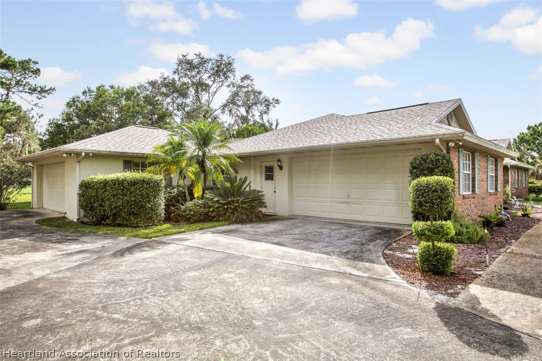 2343 Country Hill Road Sebring, FL 33872 - Photo 4 of 28 Gallery Image 4
