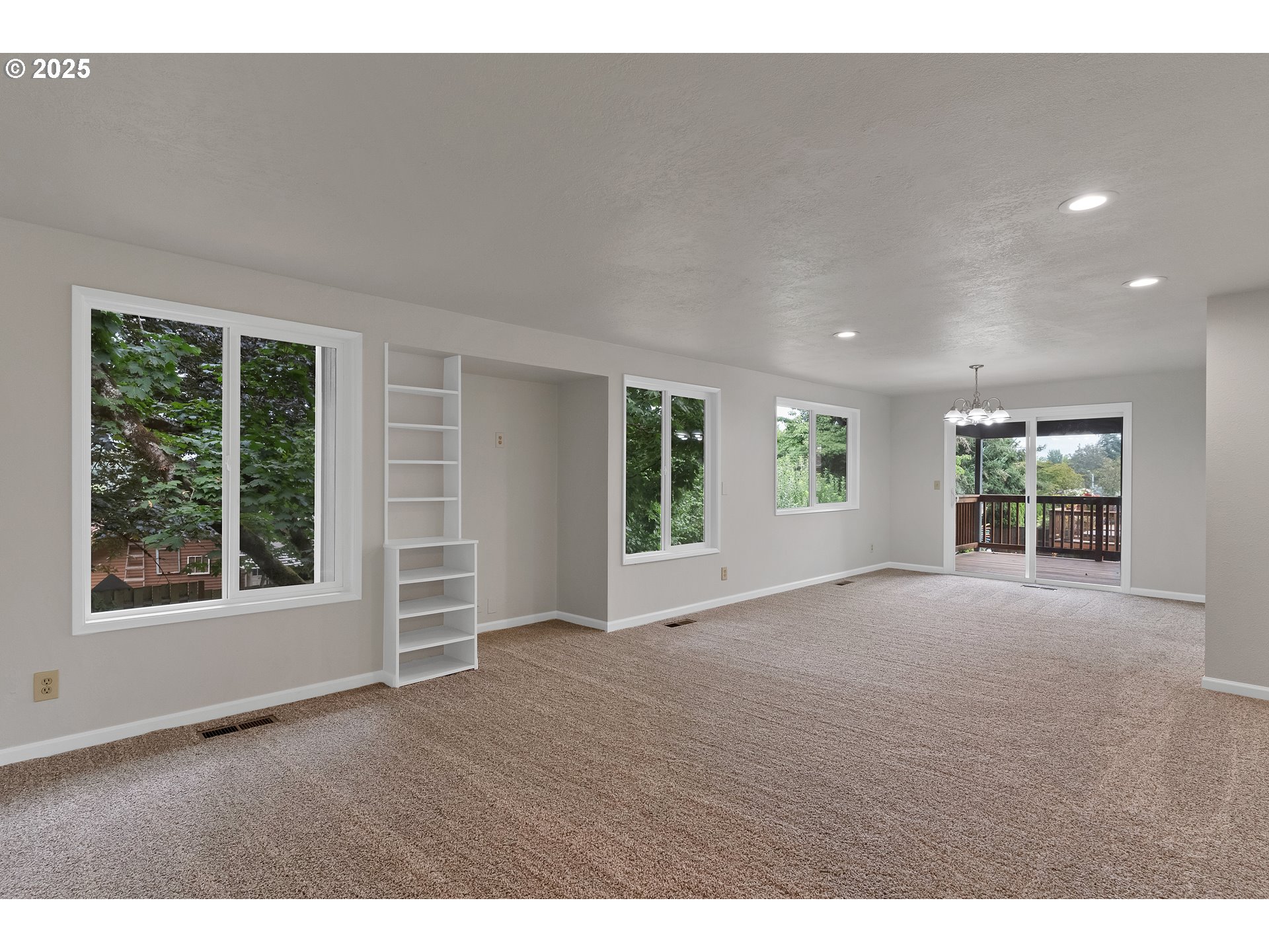 1345 Rees Hill Road Southeast Salem, OR 97306 - Photo 14 of 47