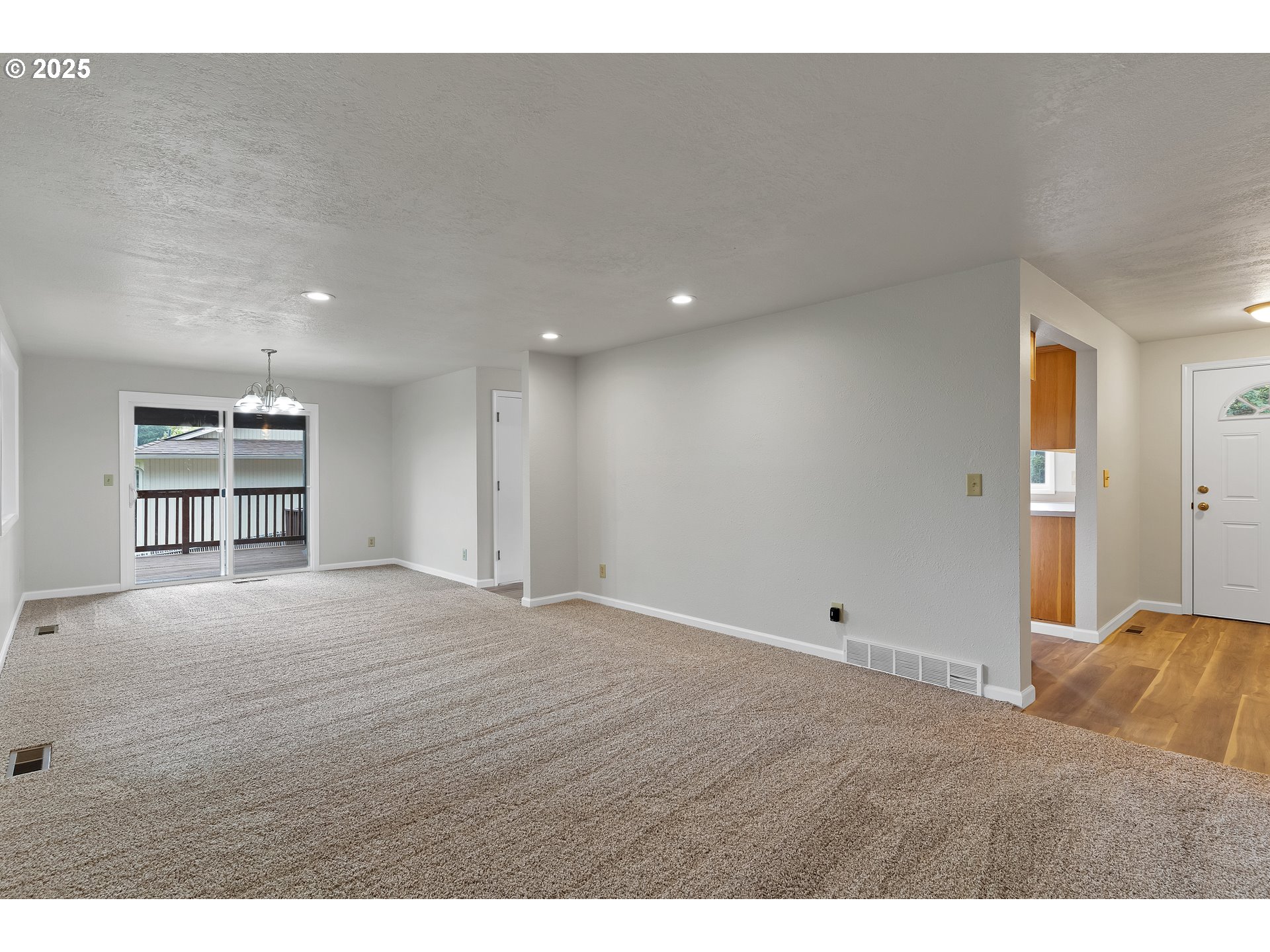 1345 Rees Hill Road Southeast Salem, OR 97306 - Photo 15 of 47