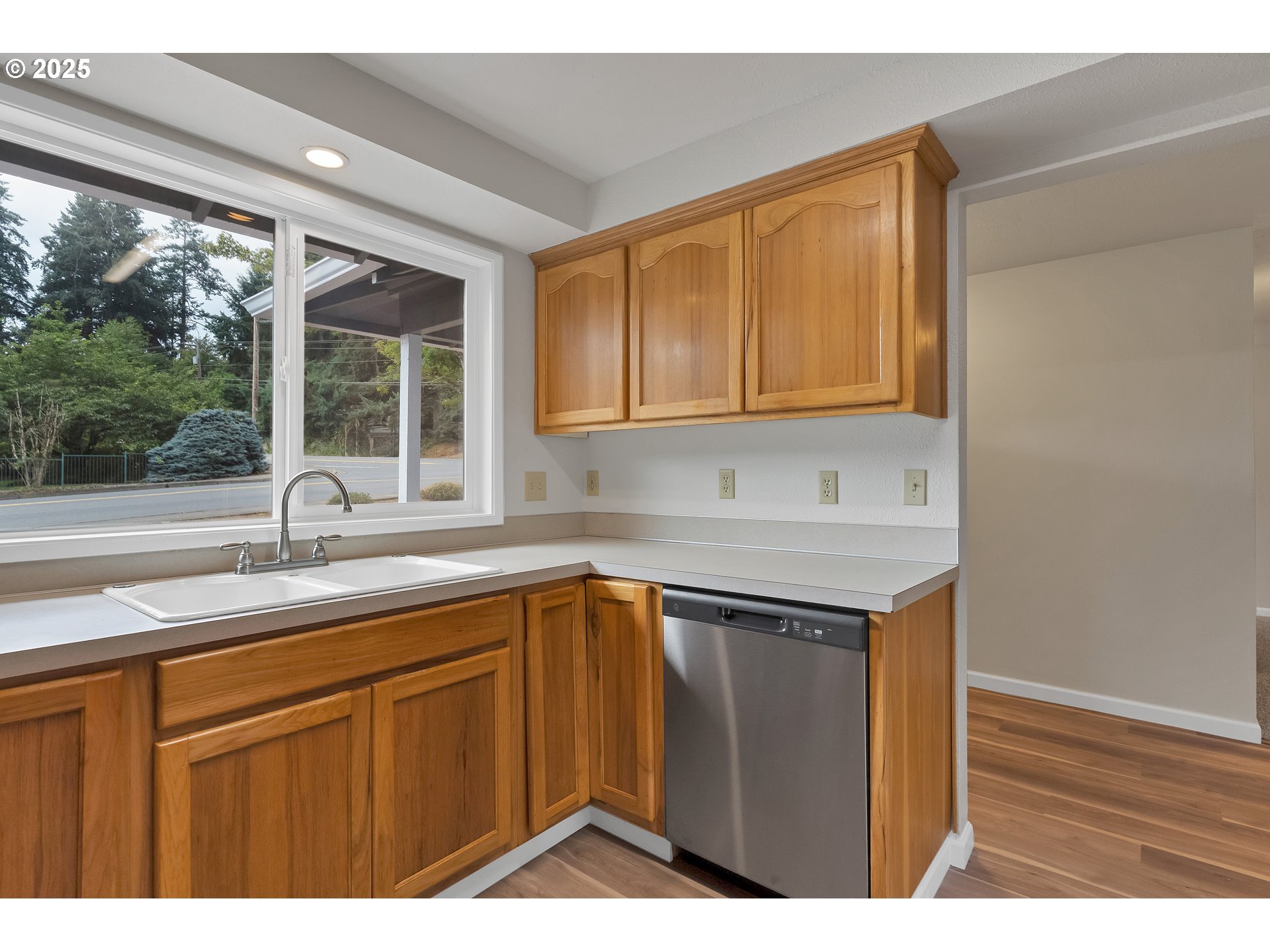 1345 Rees Hill Road Southeast Salem, OR 97306 - Photo 7 of 47