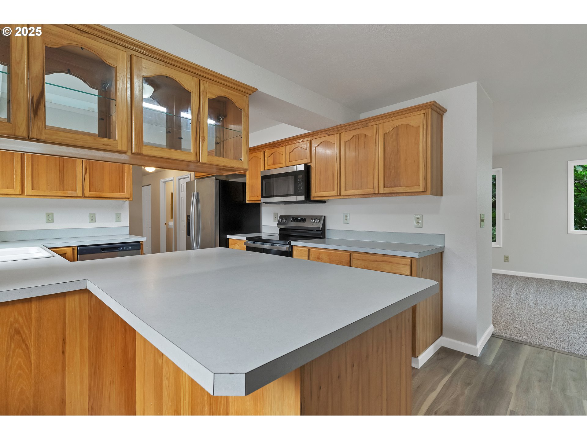 1345 Rees Hill Road Southeast Salem, OR 97306 - Photo 10 of 47