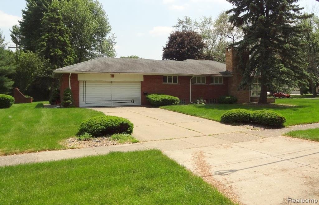 18250 Riverside Drive Franklin, MI 48025 - Photo 3 of 11 3 HOUSE SOUTH.jpg