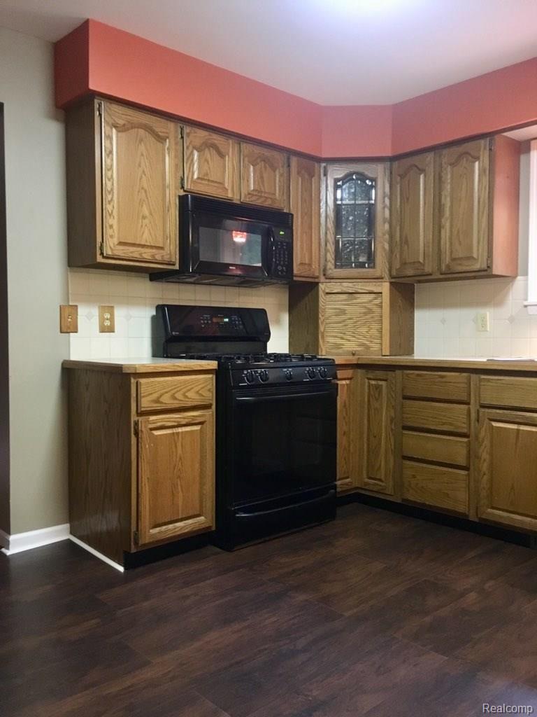 2680 Miller Road Metamora, MI 48455 - Photo 8 of 41 IMG_2357.jpg