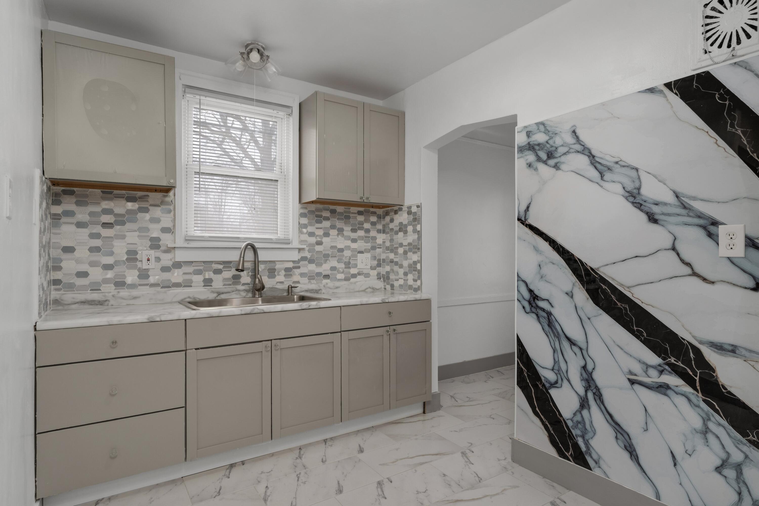 16260 Cheyenne Street Detroit, MI 48235 - Photo 15 of 27 16260 Cheyenne St 0014