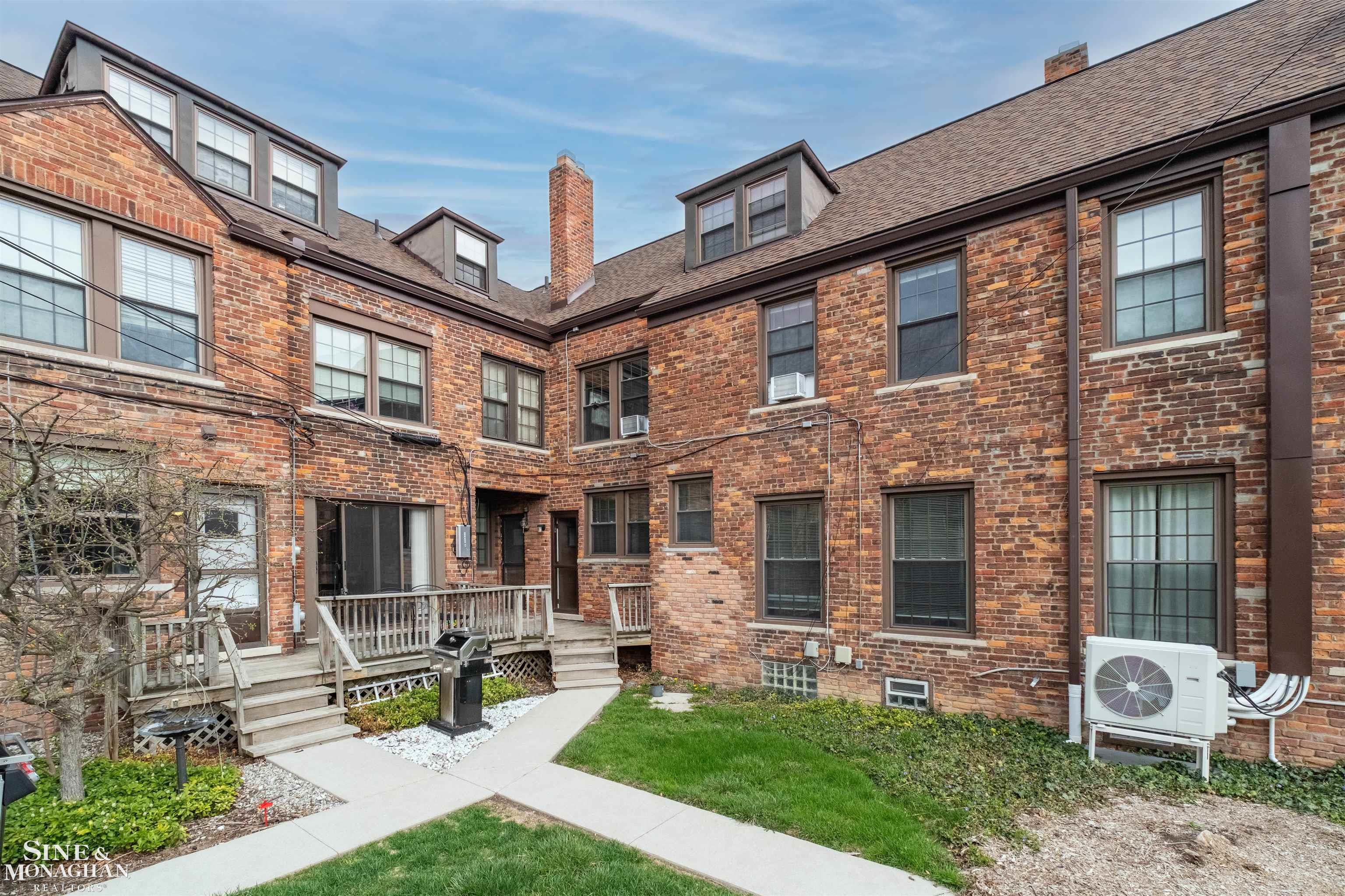 377 Rivard Boulevard Grosse Pointe, MI 48230 - Photo 38 of 45