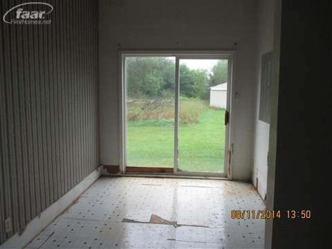 4209 North Center Road Flint, MI 48506 - Photo 15 of 25 20418217-14.JPG