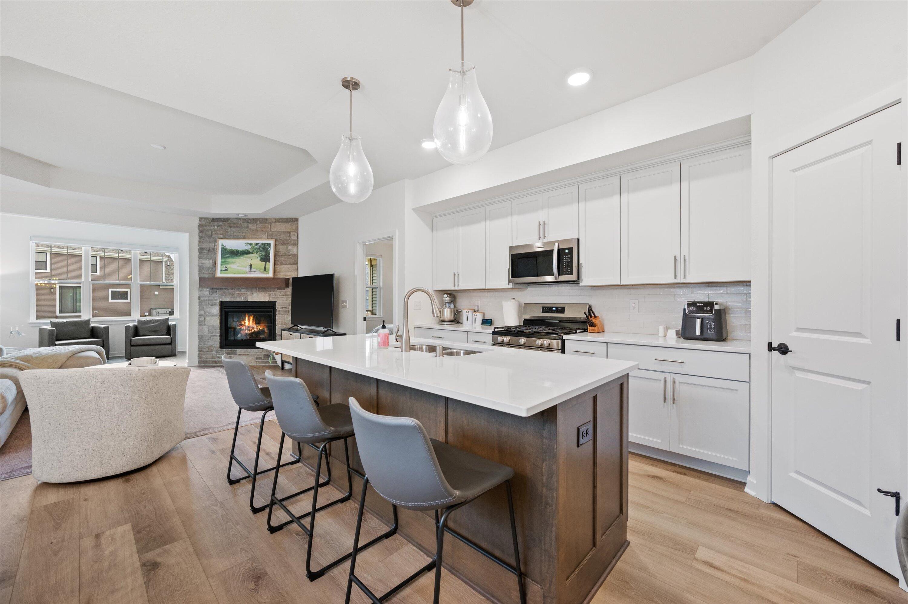 1479 Sandhill Lane, Unit 2301 Mukwonago, WI 53149 - Photo 5 of 27 04-DSC6262