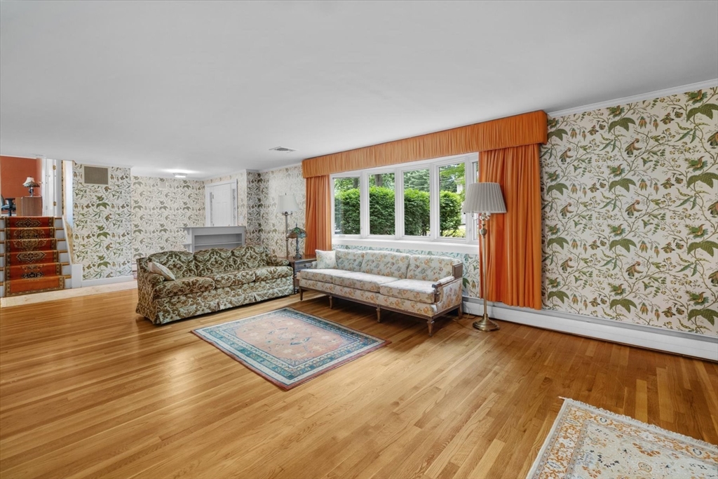 9 Plymouth Road Winchester, MA 01890 - Photo 6 of 37