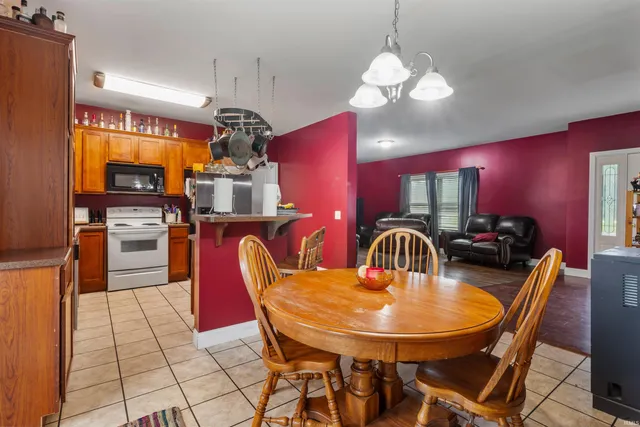 $320,000 | 2325 North Huntington Road, Marion, IN 46952