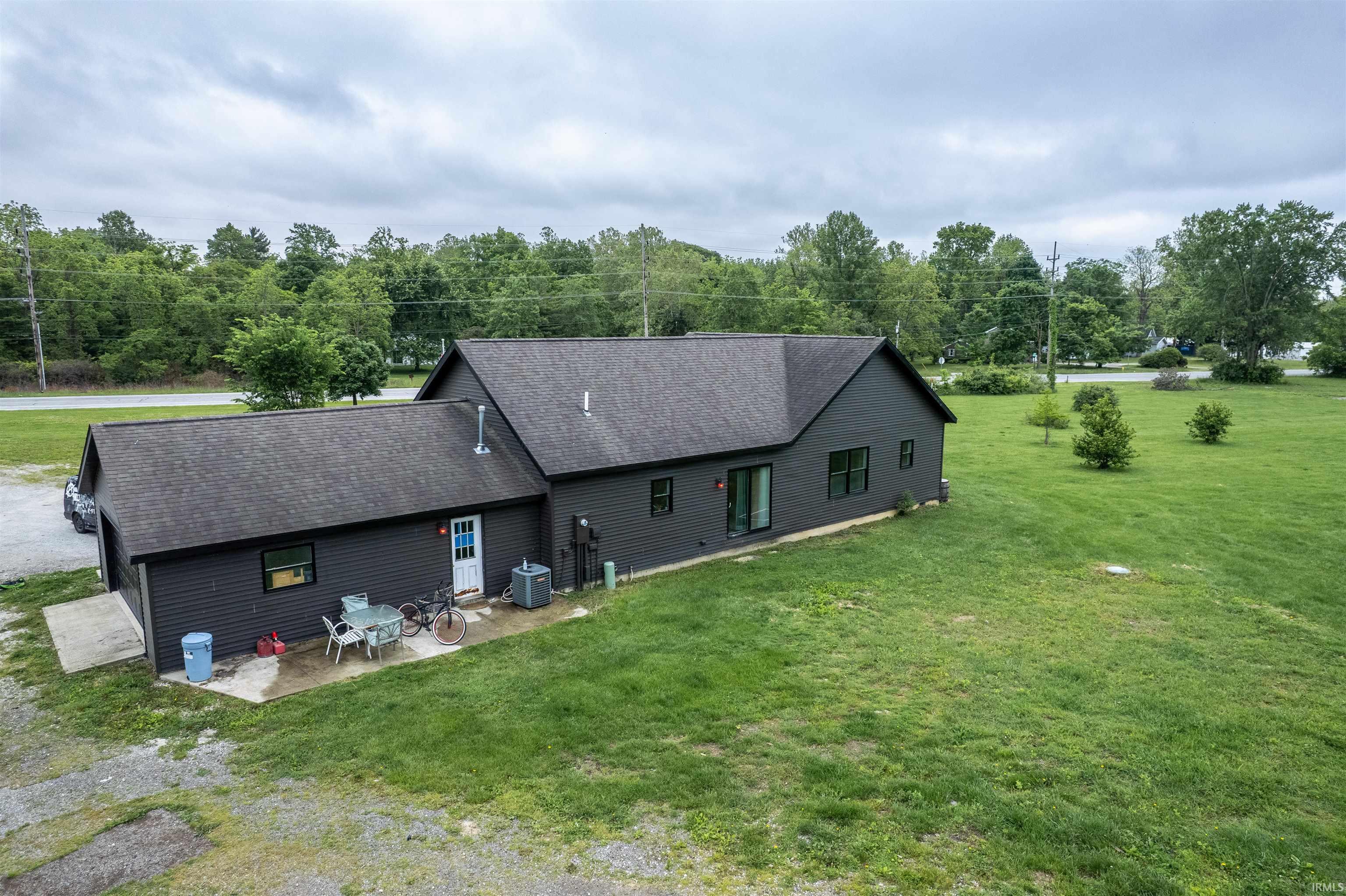 2325 North Huntington Road Marion, IN 46952 - Photo 3 of 30