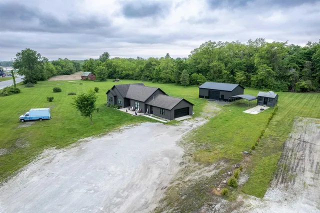 $320,000 | 2325 North Huntington Road, Marion, IN 46952
