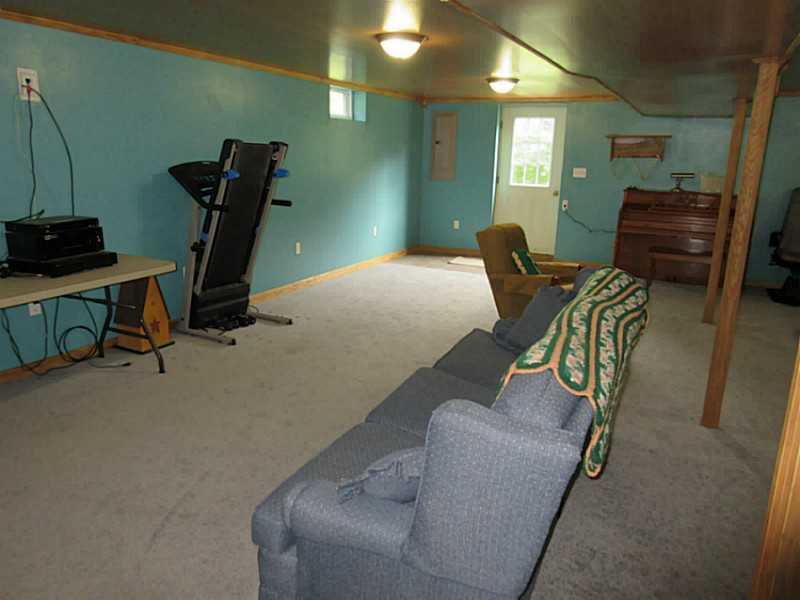 1053 Edmon Road Apollo, PA 15613 - Photo 14 of 17 Family Room.