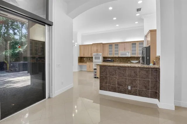 $925,000 | 6940 Balboa Island Court, Delray Beach, FL 33446