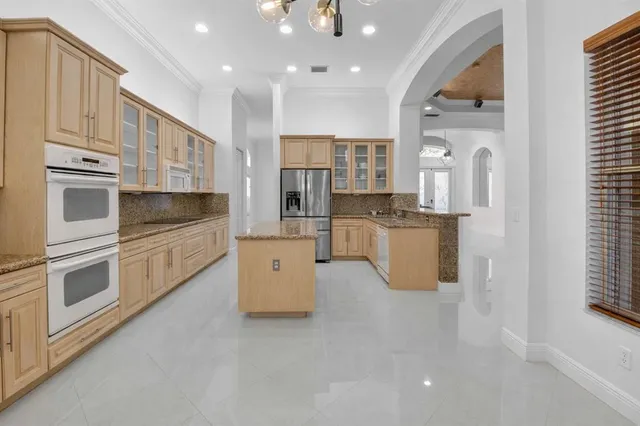 $925,000 | 6940 Balboa Island Court, Delray Beach, FL 33446