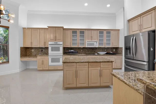 $925,000 | 6940 Balboa Island Court, Delray Beach, FL 33446