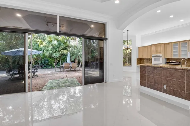 $925,000 | 6940 Balboa Island Court, Delray Beach, FL 33446