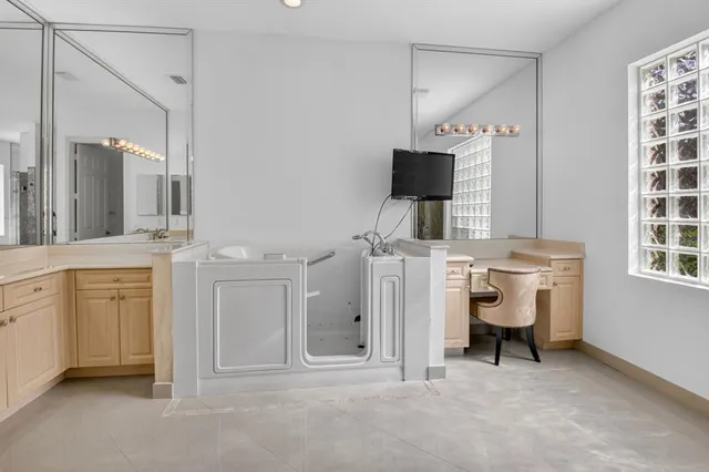 $925,000 | 6940 Balboa Island Court, Delray Beach, FL 33446