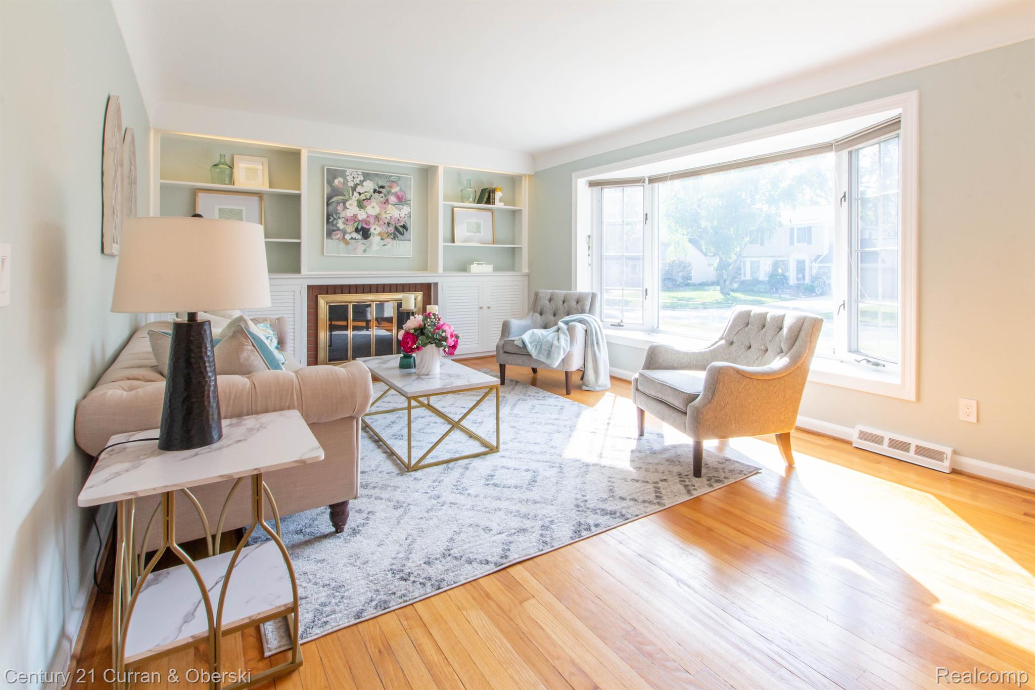 2814 Bembridge Road Royal Oak, MI 48073 - Photo 12 of 46 Bright Living Room