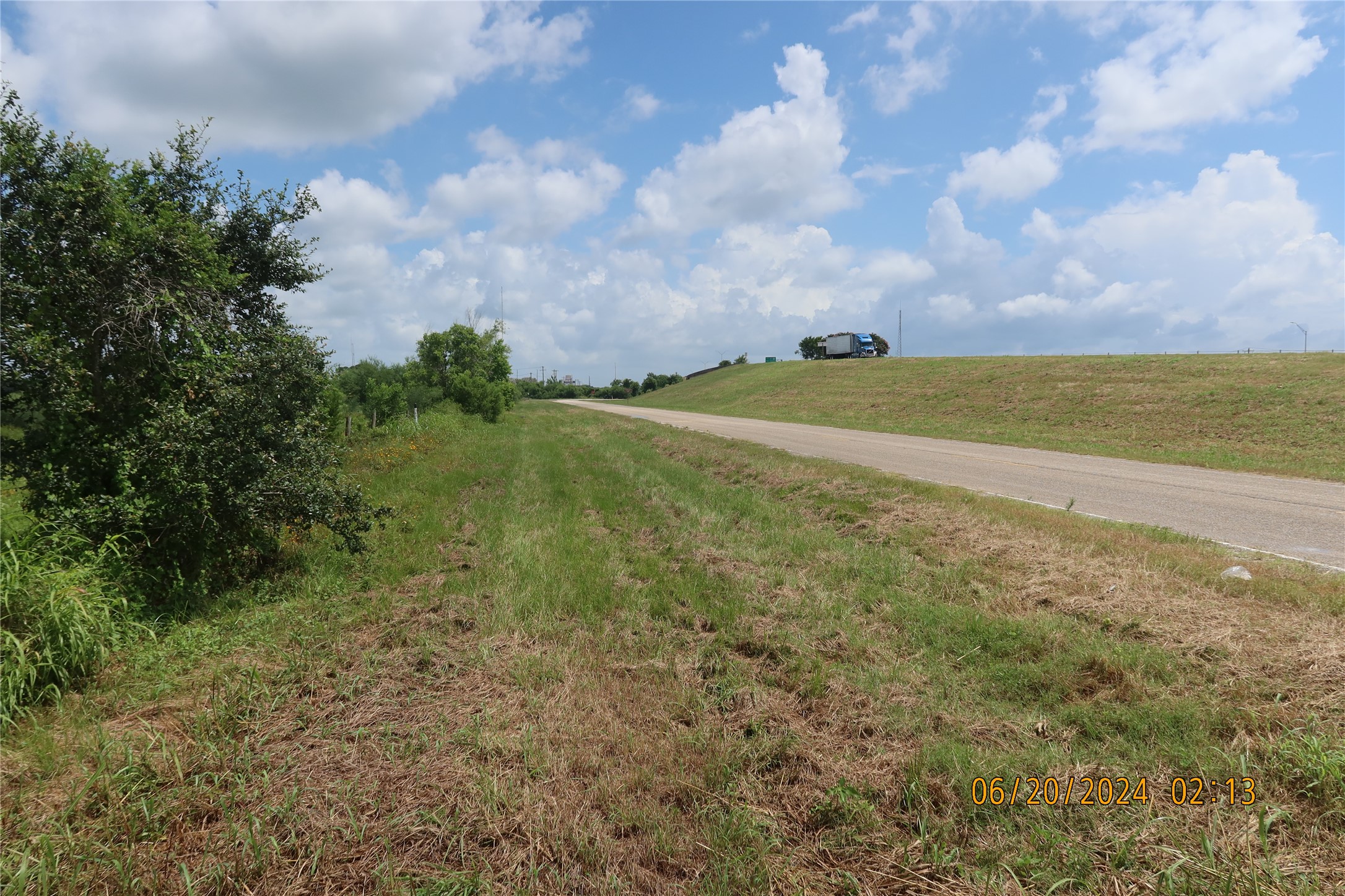 1046 Railhead Road Columbus, TX 78934 - Photo 3 of 24 a view of an ocean