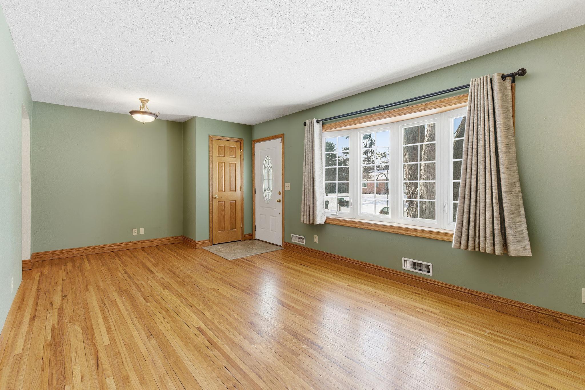 10409 Zion Street Northwest Coon Rapids, MN 55433 - Photo 3 of 25