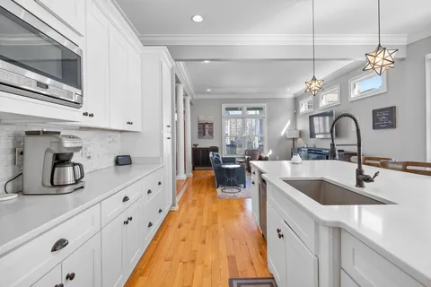 $1,250,000 | 1705 5th Avenue North, Nashville, TN 37208