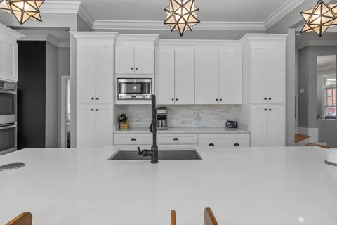 $1,250,000 | 1705 5th Avenue North, Nashville, TN 37208