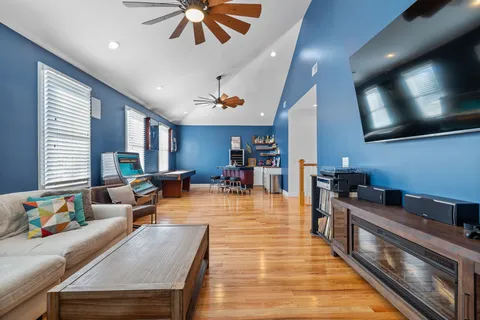 $1,250,000 | 1705 5th Avenue North, Nashville, TN 37208