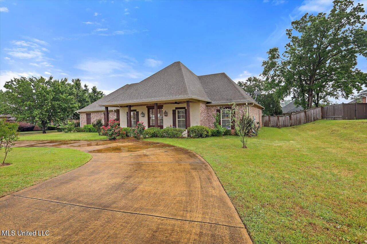 208 Grand Oak Boulevard Clinton, MS 39056 - Photo 2 of 37 02-208 Grand Oak Blvd