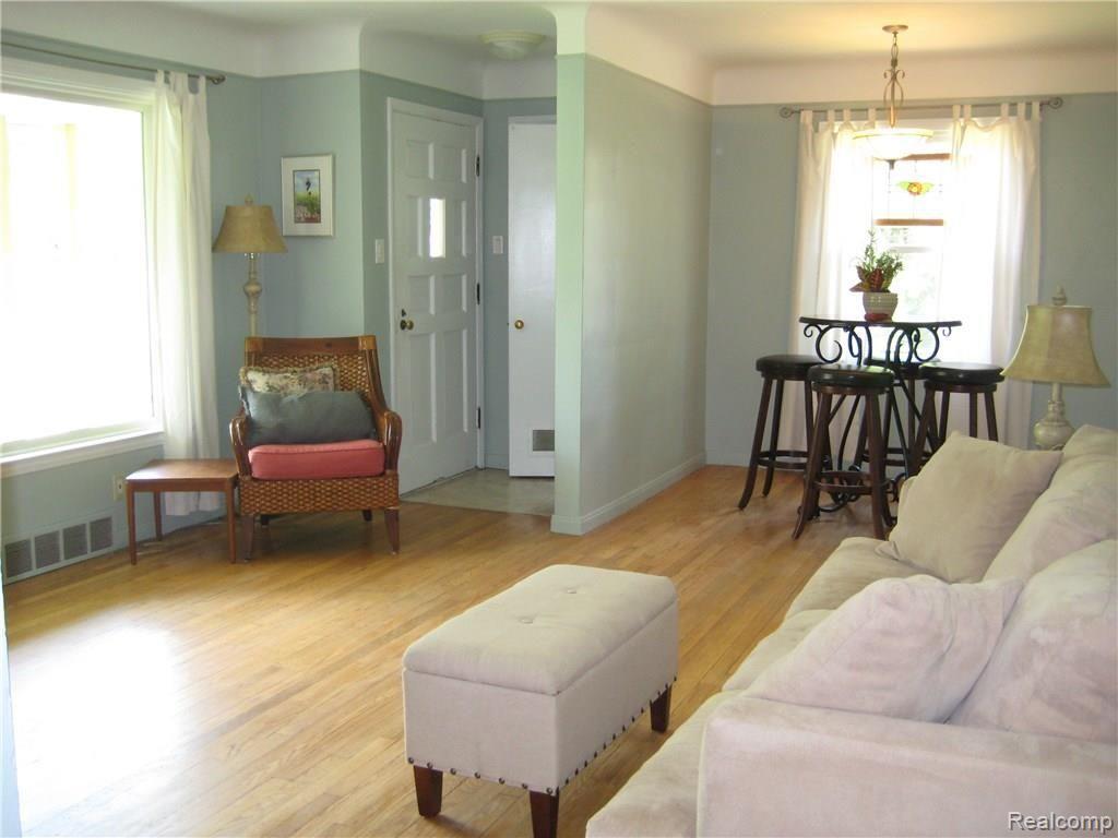 27705 Southpointe Road Grosse Ile, MI 48138 - Photo 10 of 24 BEAUTIFUL HARDWOOD FLOORS
