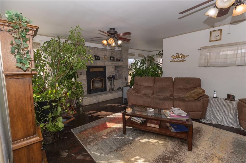 703 East 4th Street Cherryvale, KS 67335 - Photo 8 of 40