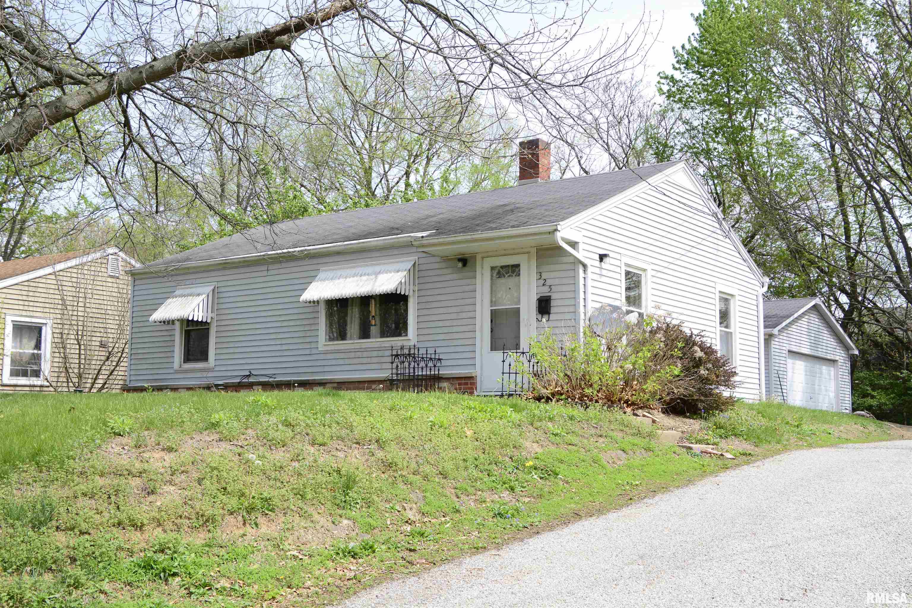 325 South White Street Macomb, IL 61455 - Photo 1 of 12