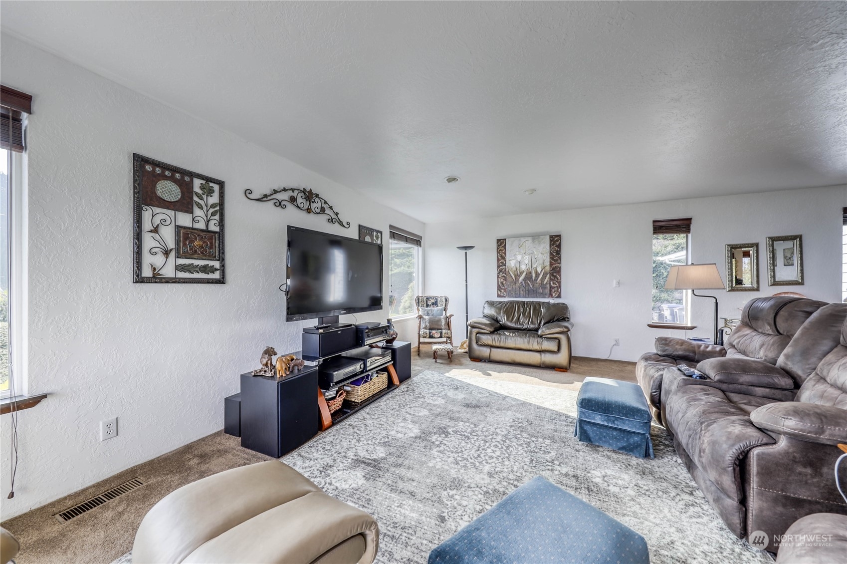 3675 Northeast Ridgeview Place Bremerton, WA 98310 - Photo 15 of 35 Gallery Image 15