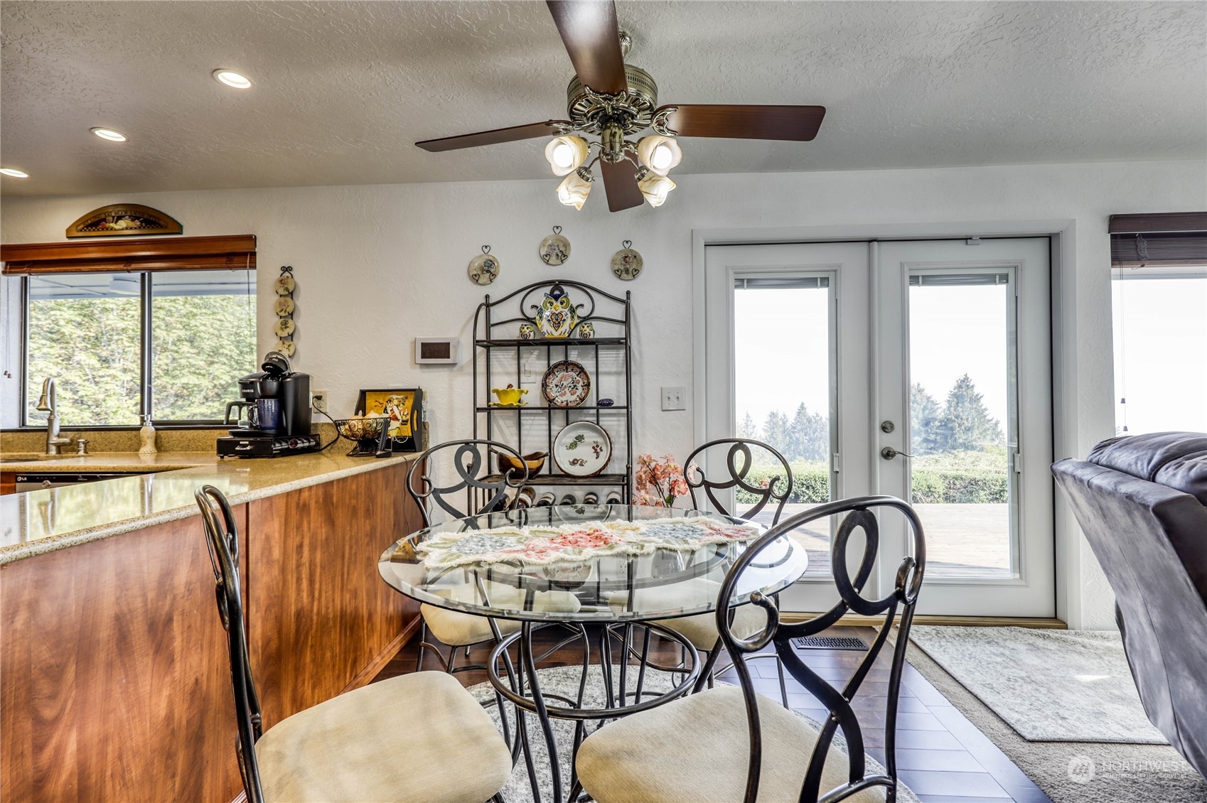 3675 Northeast Ridgeview Place Bremerton, WA 98310 - Photo 16 of 35 Gallery Image 16