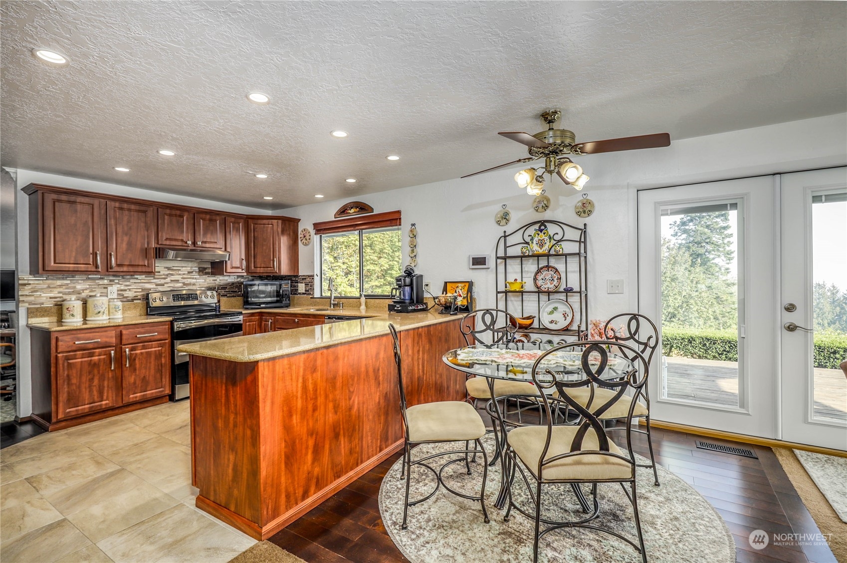 3675 Northeast Ridgeview Place Bremerton, WA 98310 - Photo 17 of 35 Gallery Image 17
