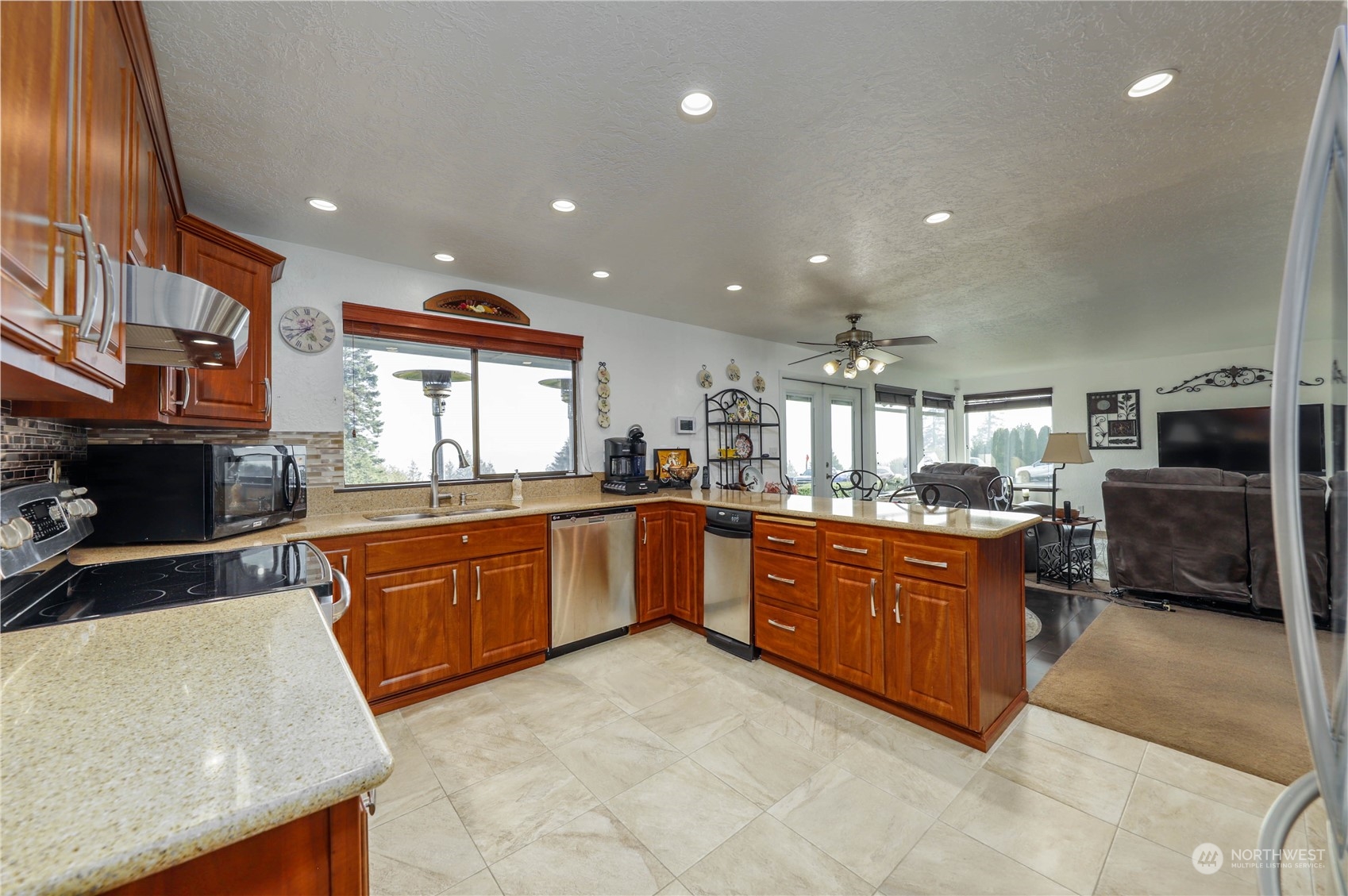 3675 Northeast Ridgeview Place Bremerton, WA 98310 - Photo 19 of 35 Gallery Image 19