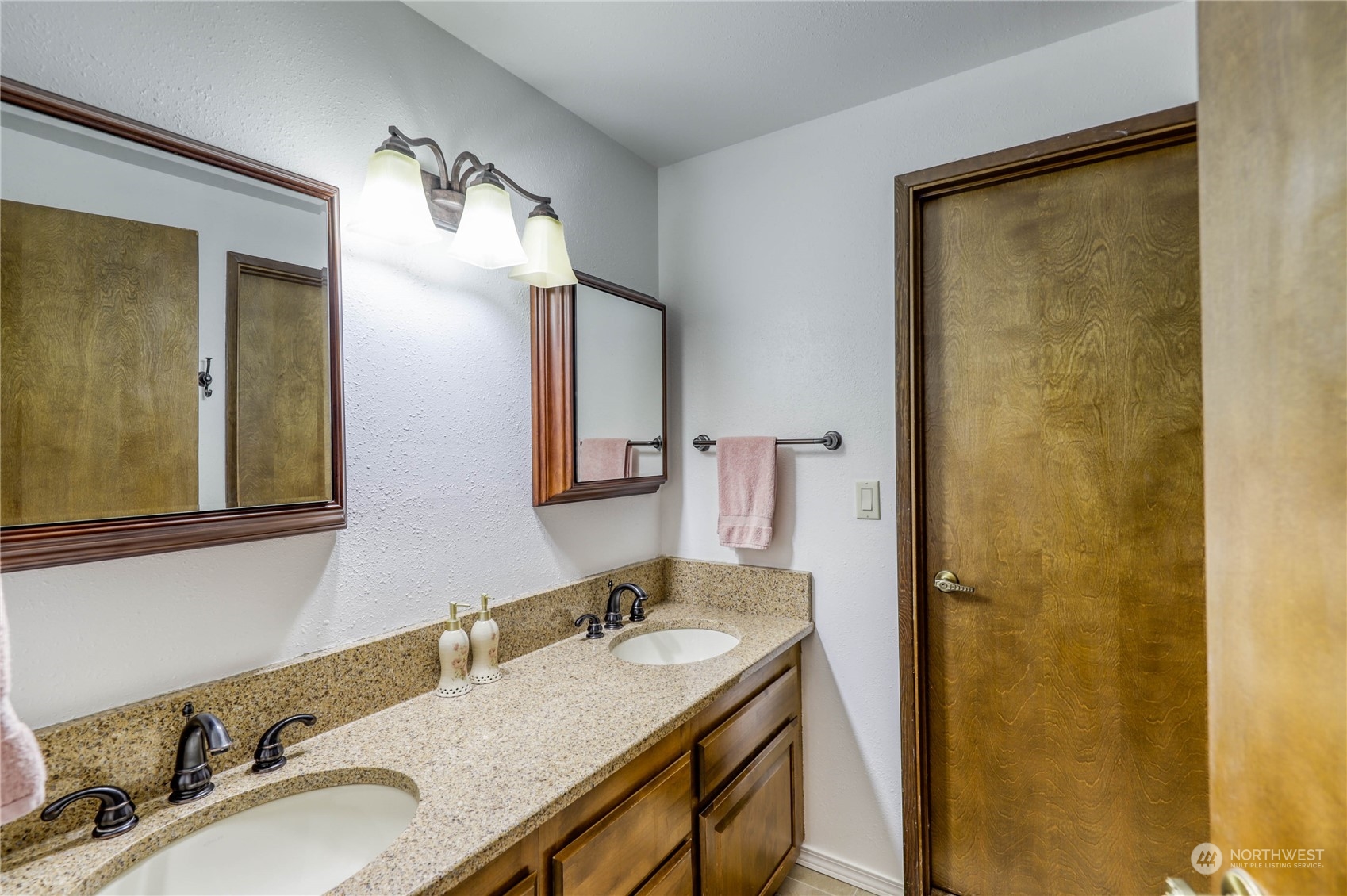 3675 Northeast Ridgeview Place Bremerton, WA 98310 - Photo 25 of 35 Gallery Image 25